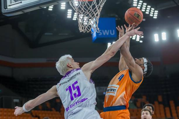 在转型中传 在转型中传