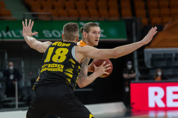 在多个关键 在多个关键