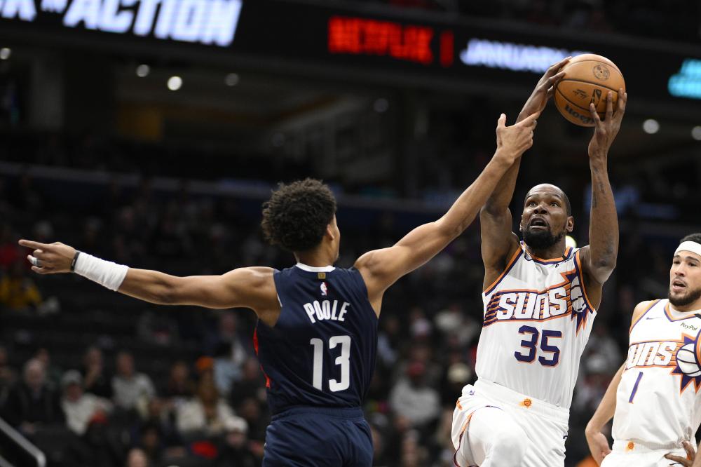 安东尼被球 安东尼被球